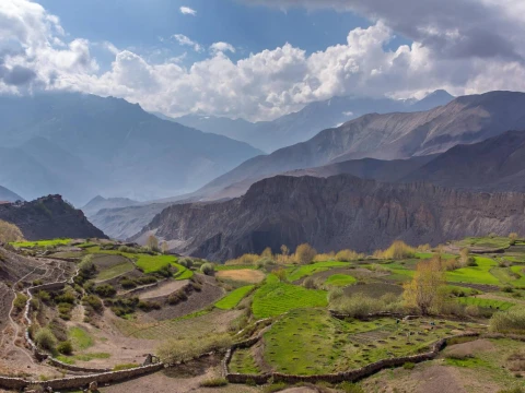 Lower Mustang Trek